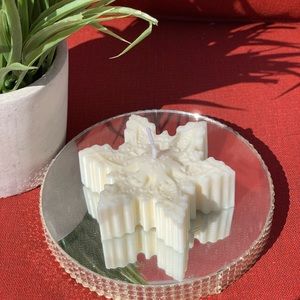 Soy wax snowflake candle